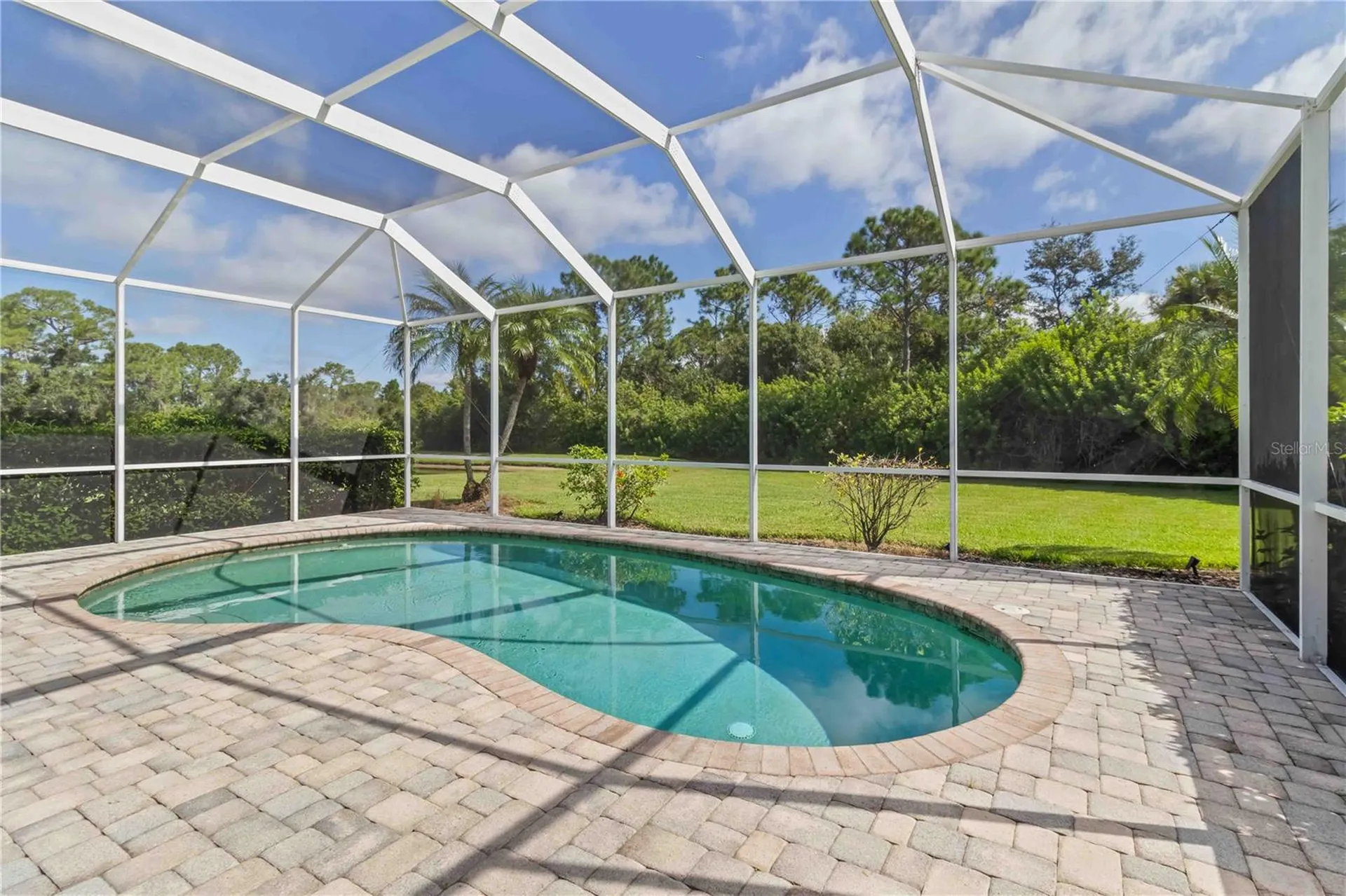 343 Londonderry Drive Sarasota FL 34240