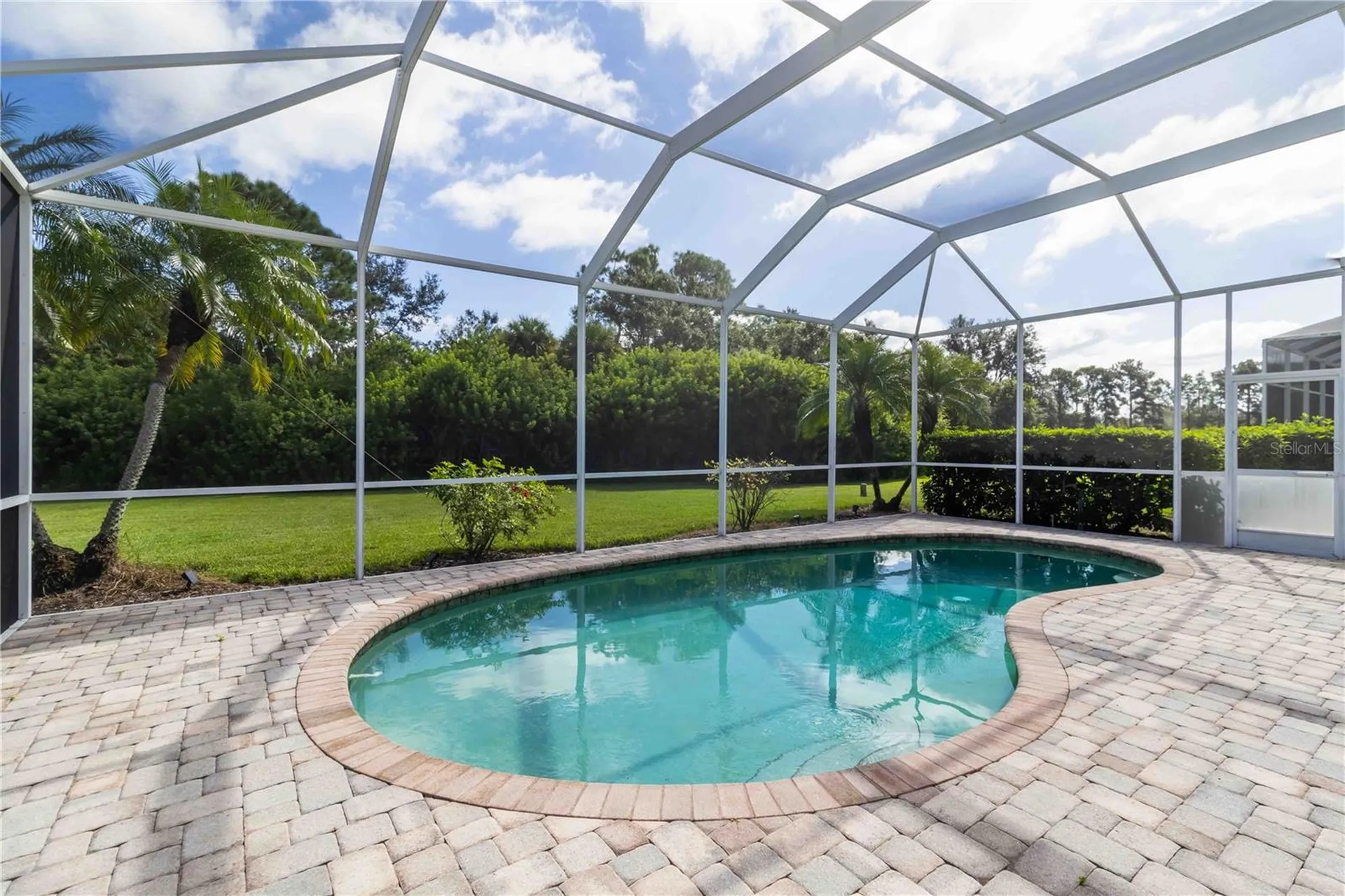 343 Londonderry Drive Sarasota FL 34240