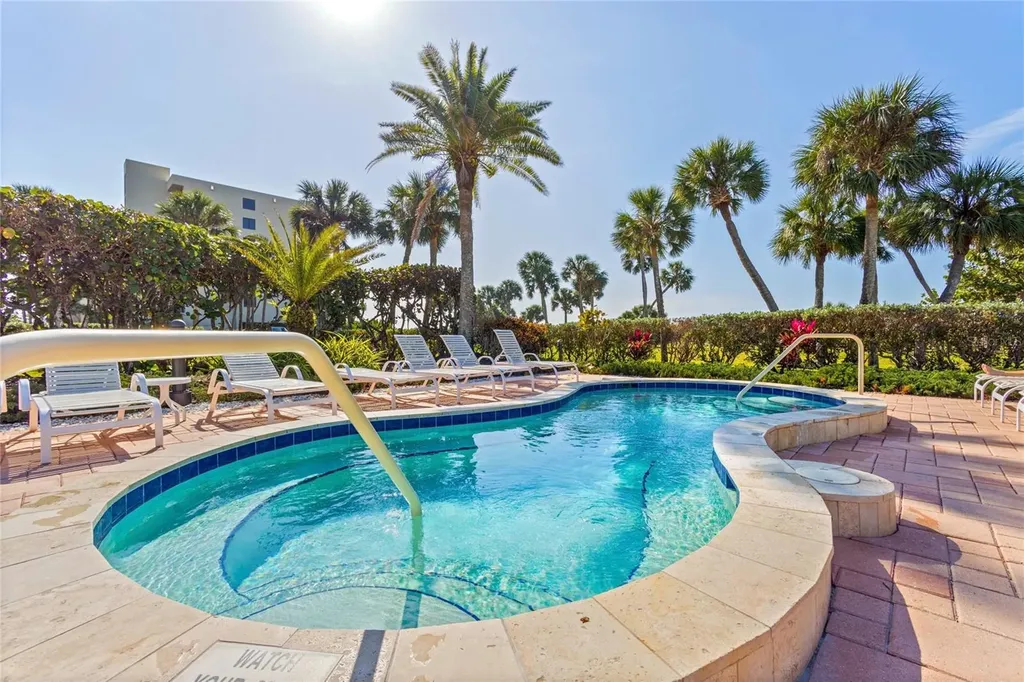 1065 Gulf Of Mexico Drive Longboat Key FL 34228