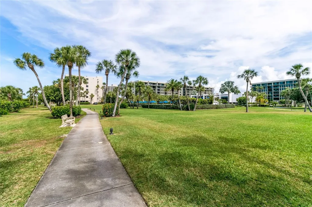 1065 Gulf Of Mexico Drive Longboat Key FL 34228