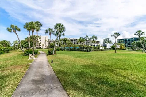 1065 Gulf Of Mexico Drive Longboat Key FL 34228