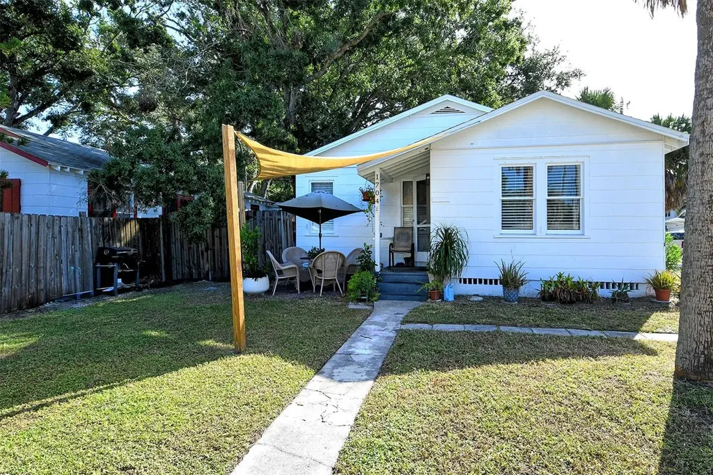 1704 Cocoanut Avenue Sarasota FL 34234