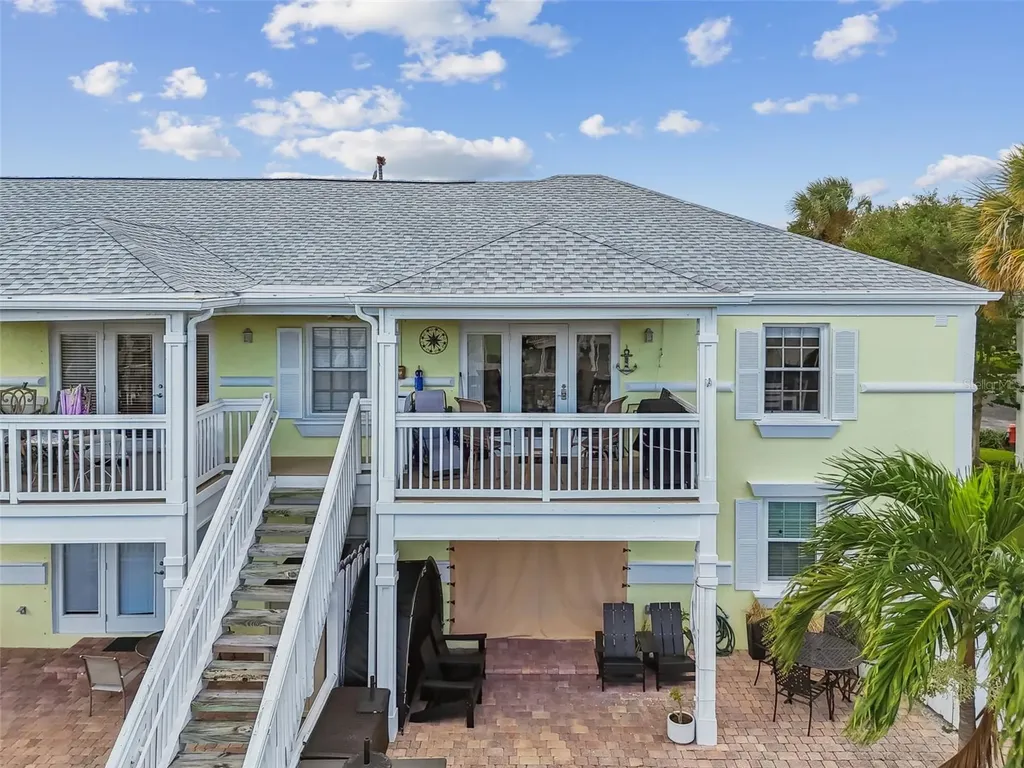 5116 Beach Drive SE St Petersburg FL 33705