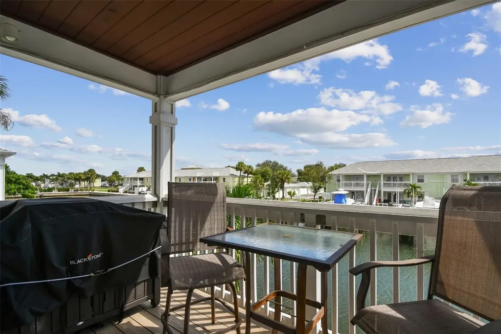 5116 Beach Drive SE St Petersburg FL 33705