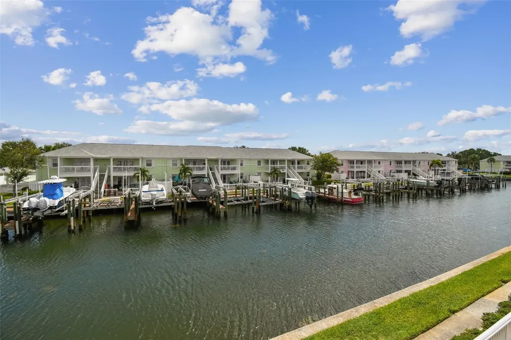 5116 Beach Drive SE St Petersburg FL 33705