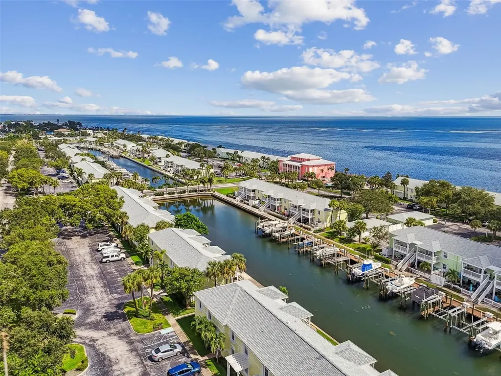 5116 Beach Drive SE St Petersburg FL 33705