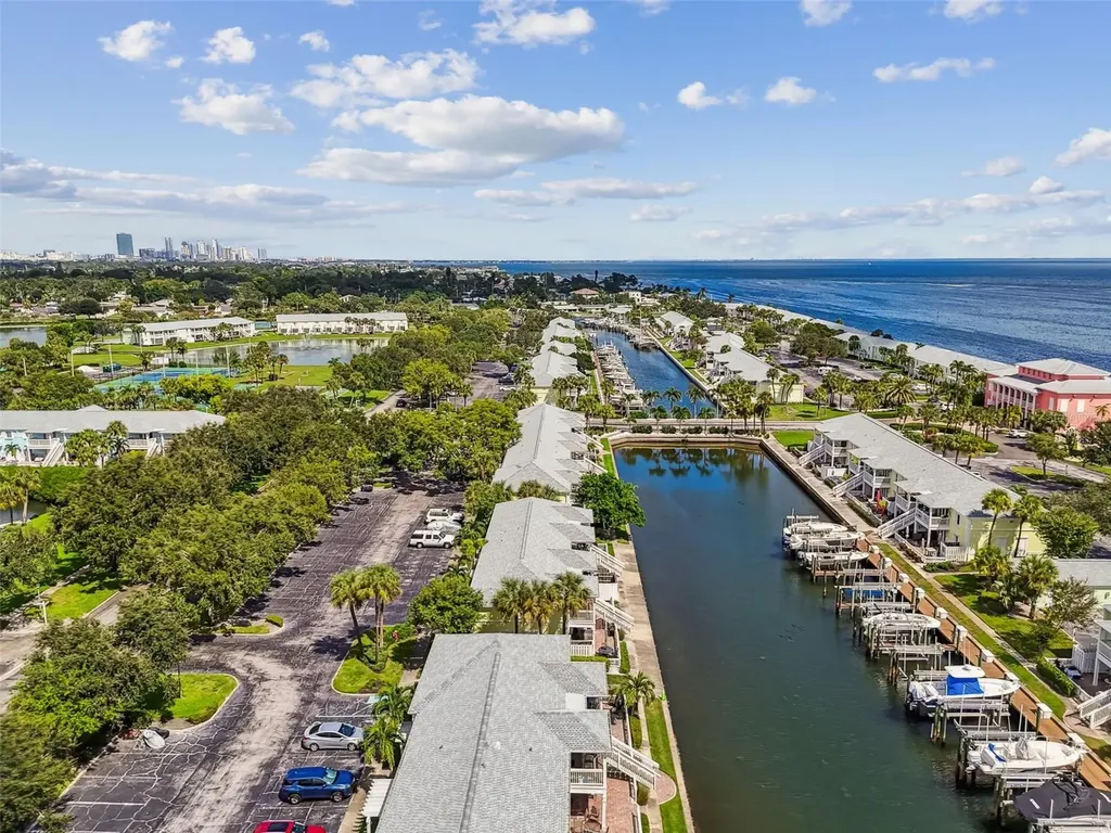 5116 Beach Drive SE St Petersburg FL 33705