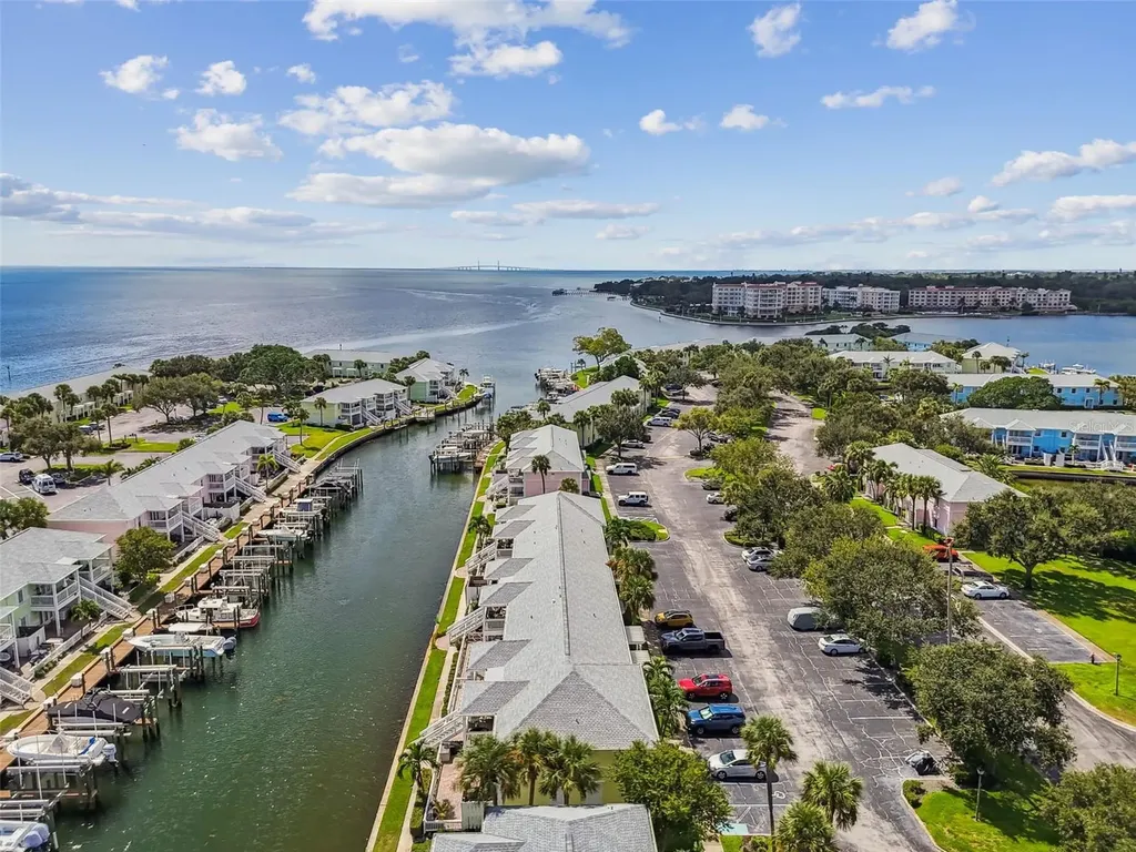 5116 Beach Drive SE St Petersburg FL 33705