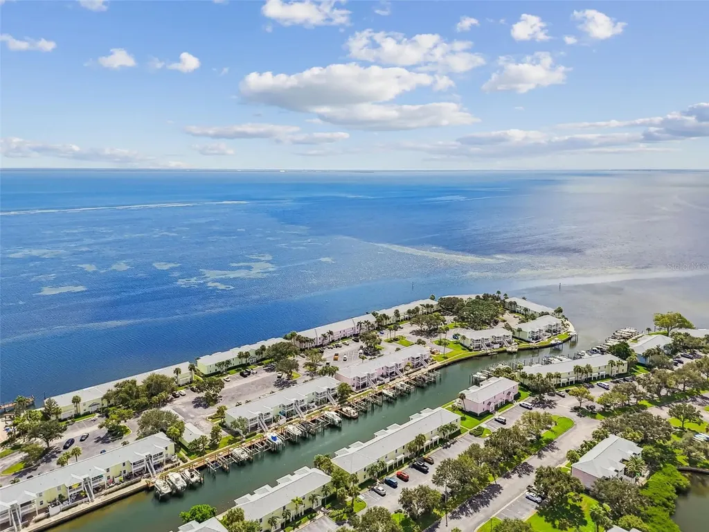 5116 Beach Drive SE St Petersburg FL 33705