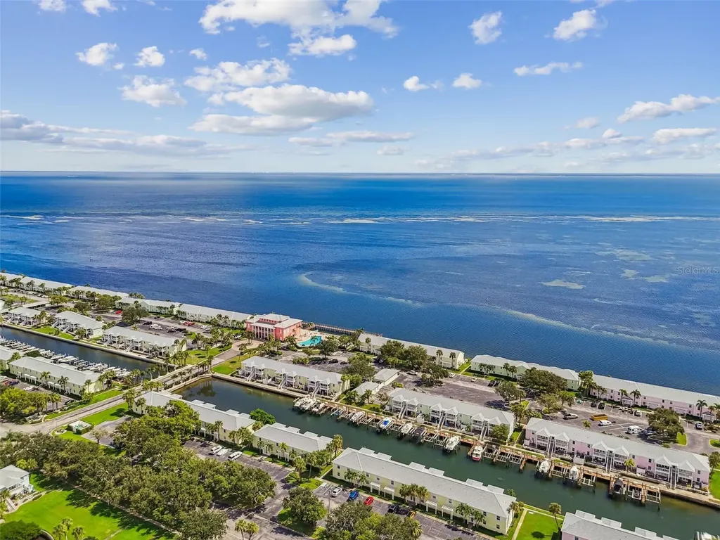 5116 Beach Drive SE St Petersburg FL 33705