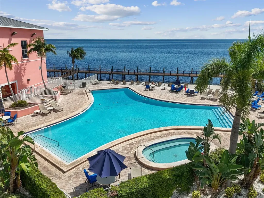 5116 Beach Drive SE St Petersburg FL 33705