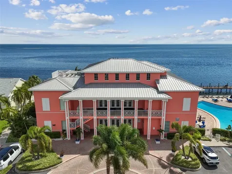5116 Beach Drive SE St Petersburg FL 33705