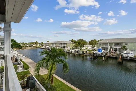 5116 Beach Drive SE St Petersburg FL 33705