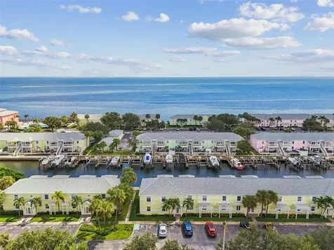5116 Beach Drive SE St Petersburg FL 33705