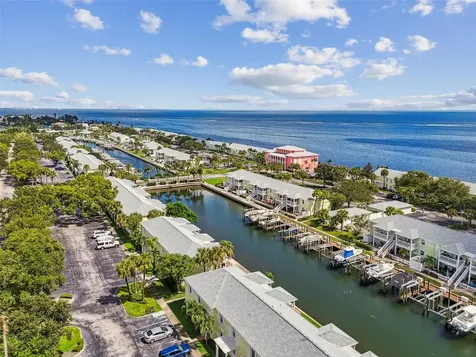 5116 Beach Drive SE St Petersburg FL 33705