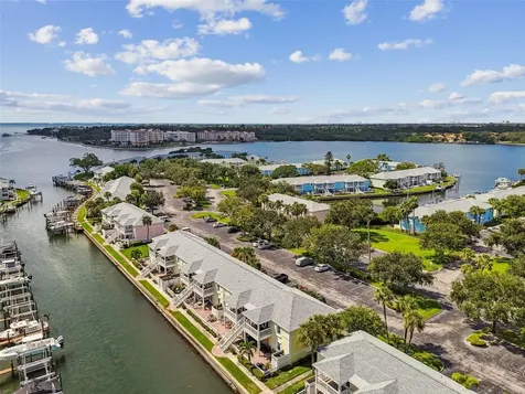 5116 Beach Drive SE St Petersburg FL 33705