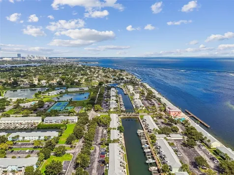 5116 Beach Drive SE St Petersburg FL 33705
