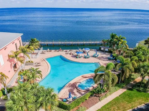5116 Beach Drive SE St Petersburg FL 33705