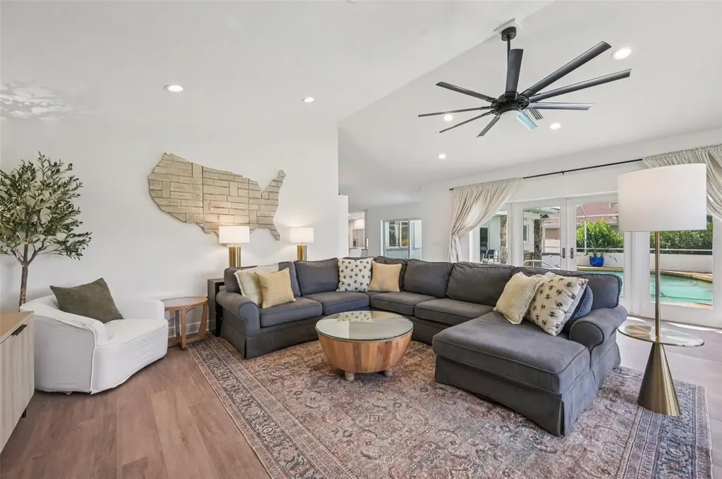3947 Prairie Dunes Drive Sarasota FL 34238