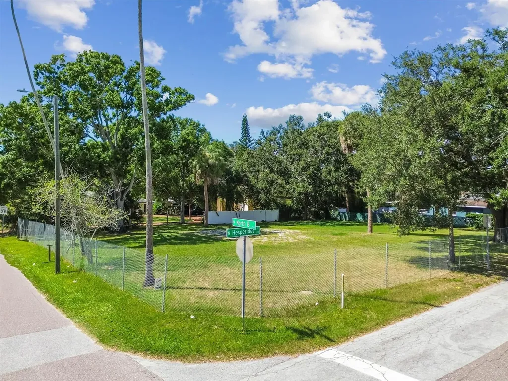 4501 W North B Street Tampa FL 33609