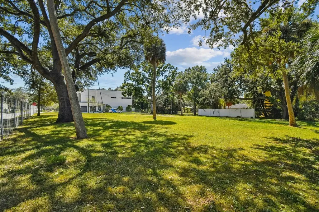 4501 W North B Street Tampa FL 33609