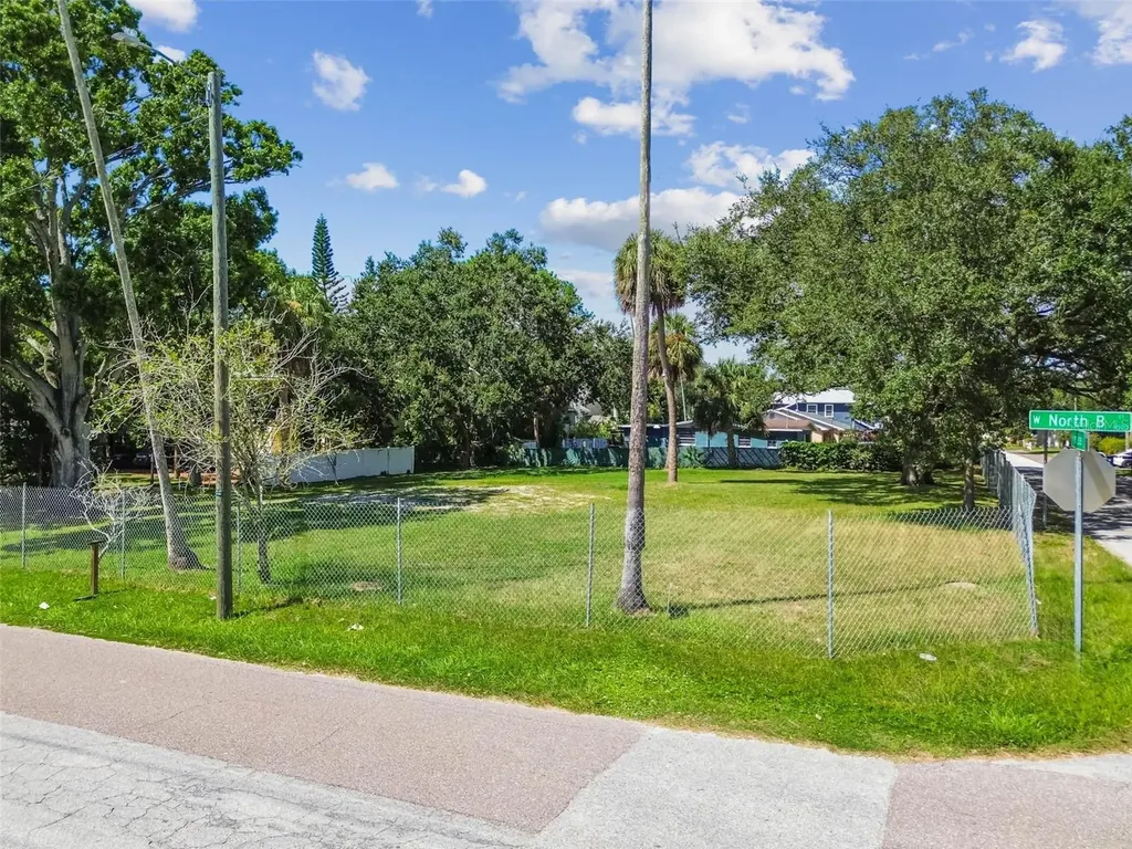 4501 W North B Street Tampa FL 33609