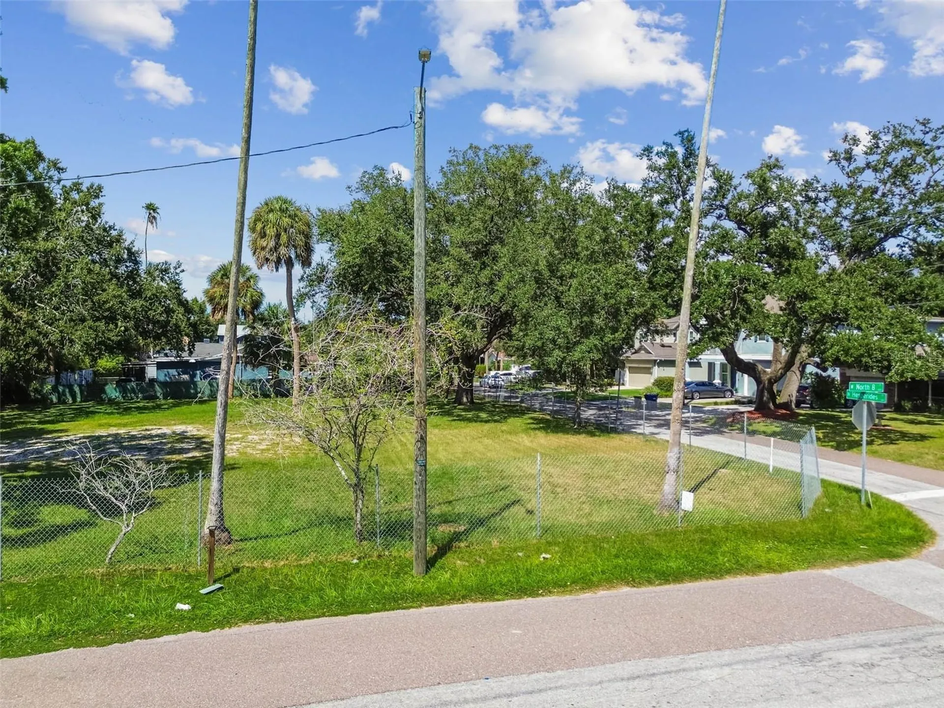 4501 W North B Street Tampa FL 33609