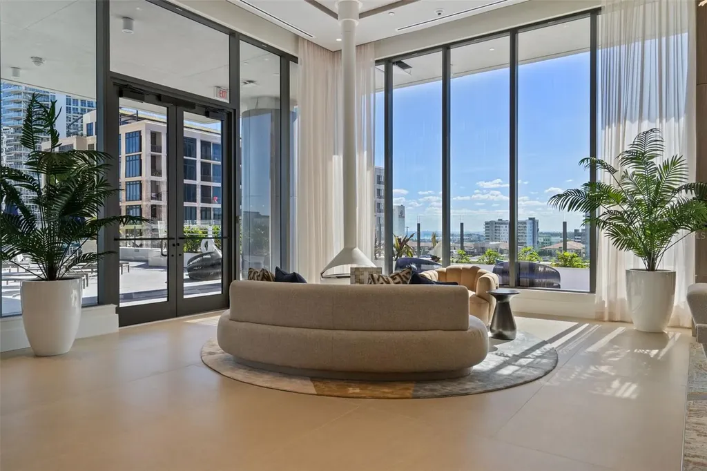 275 1st Avenue S St Petersburg FL 33701