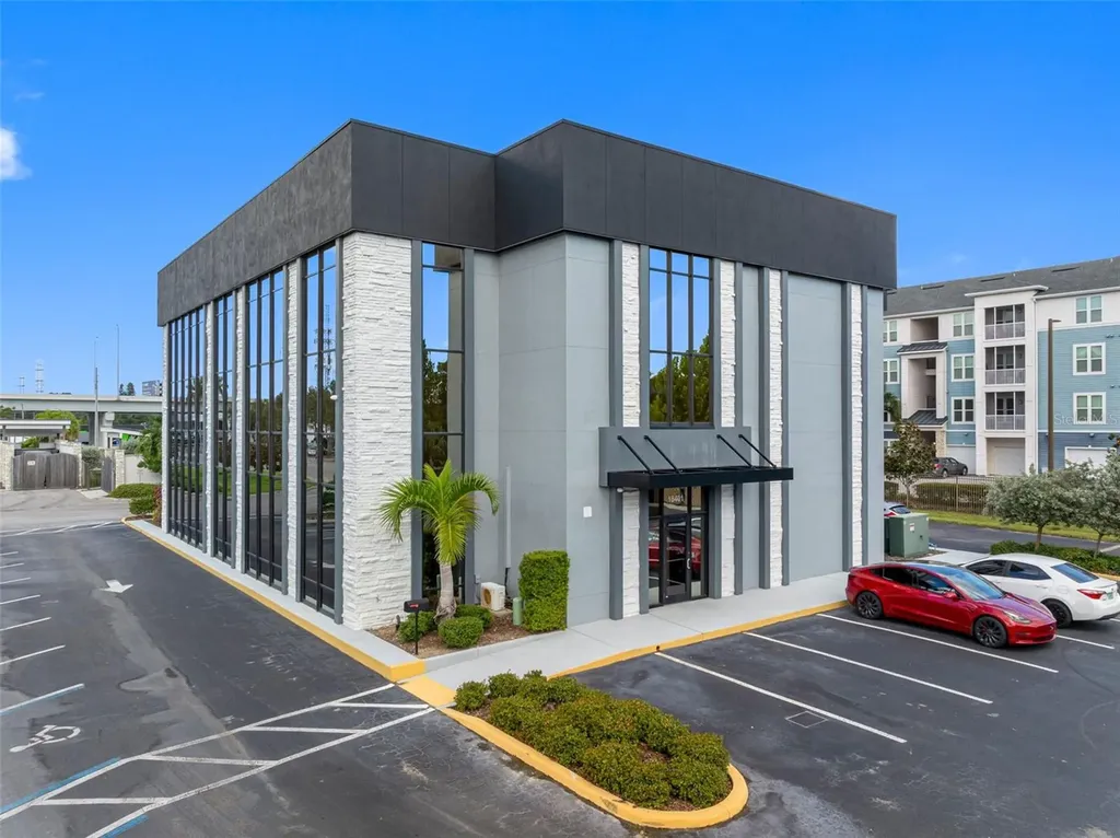 18401 Us 19 N Clearwater FL 33764