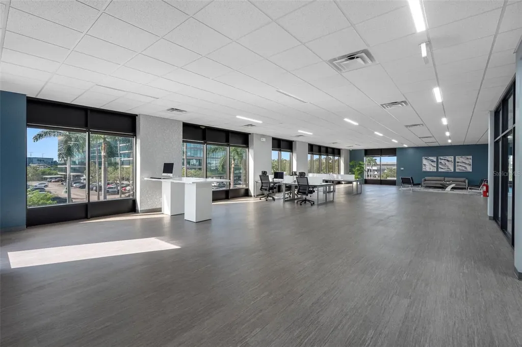 18401 Us 19 N Clearwater FL 33764