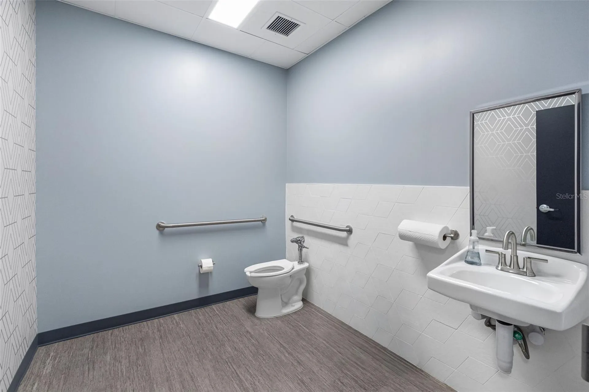 18401 Us 19 N Clearwater FL 33764