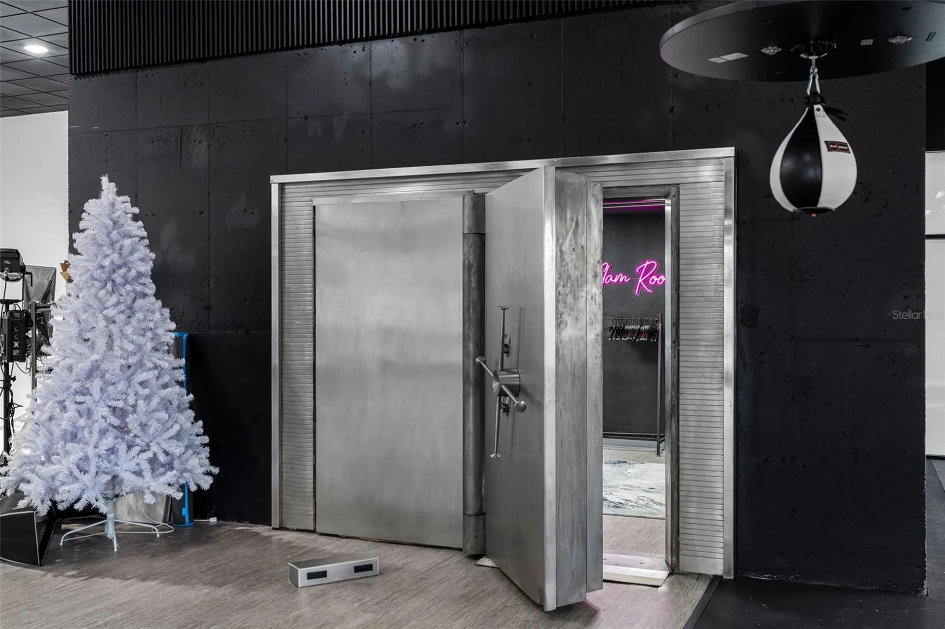 18401 Us 19 N Clearwater FL 33764