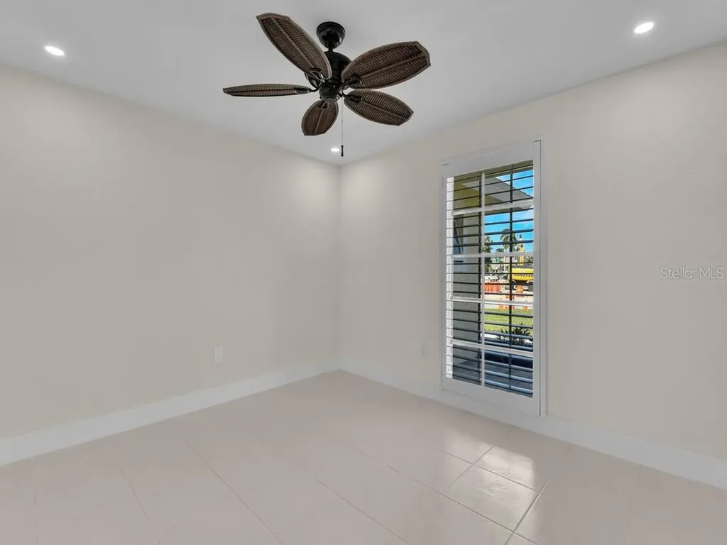 491 Cypress Way E Naples FL 34110