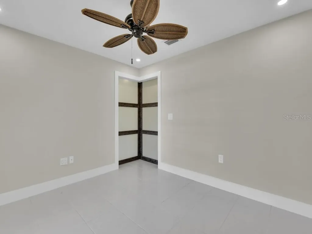 491 Cypress Way E Naples FL 34110