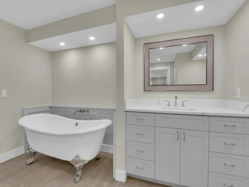 491 Cypress Way E Naples FL 34110
