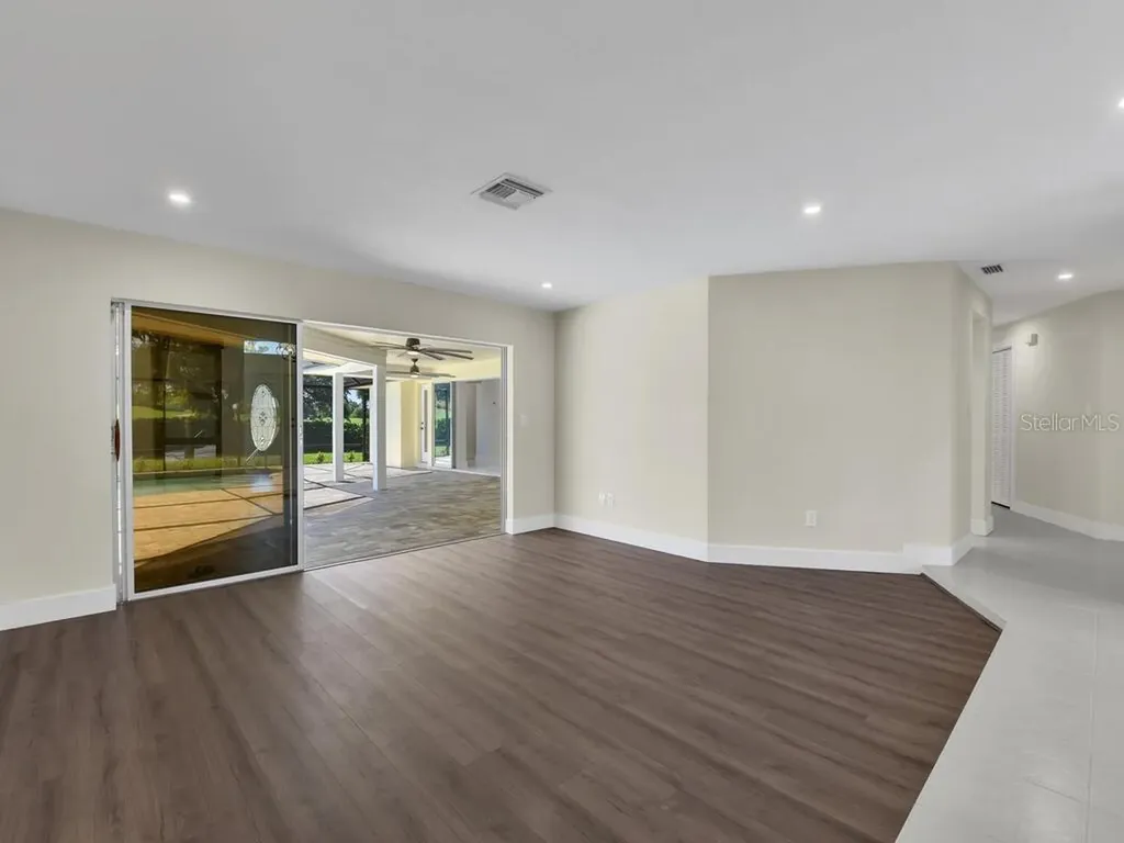 491 Cypress Way E Naples FL 34110