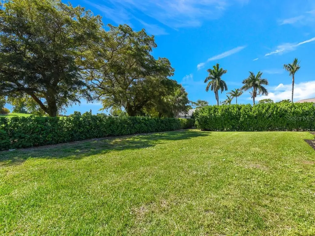 491 Cypress Way E Naples FL 34110