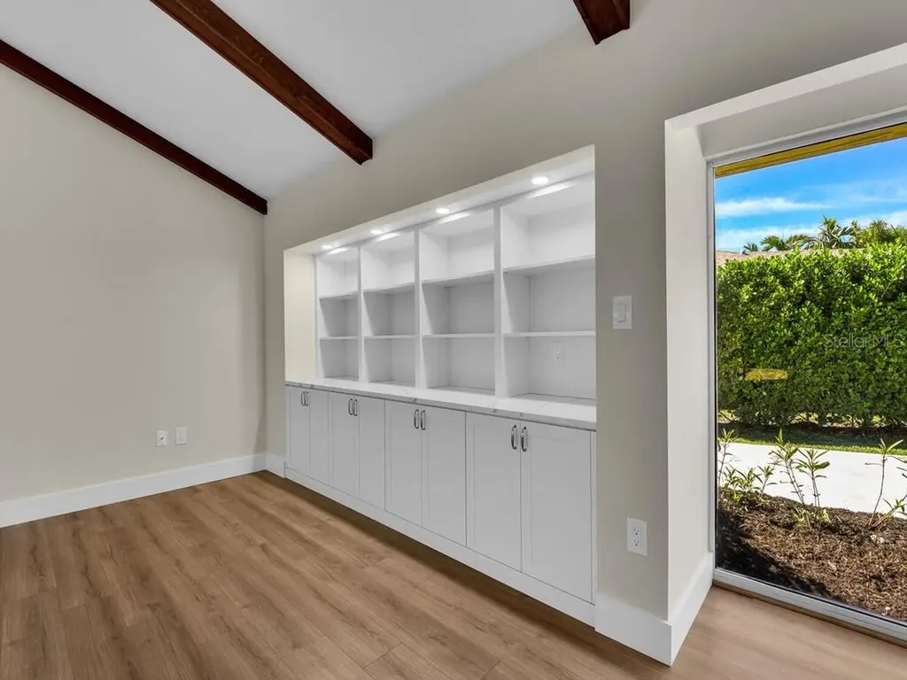 491 Cypress Way E Naples FL 34110