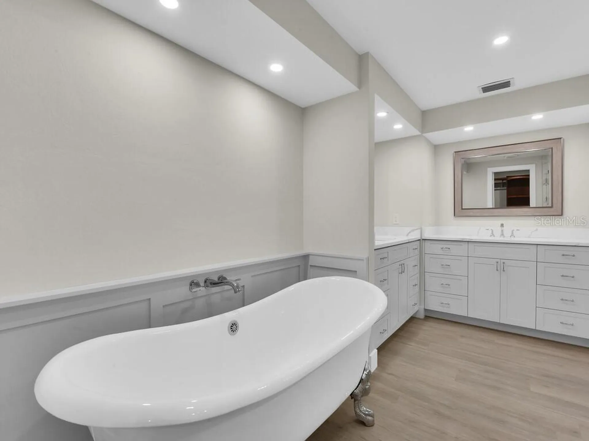 491 Cypress Way E Naples FL 34110