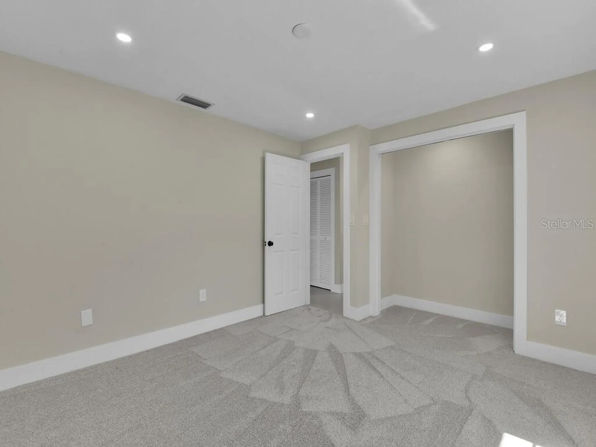 491 Cypress Way E Naples FL 34110