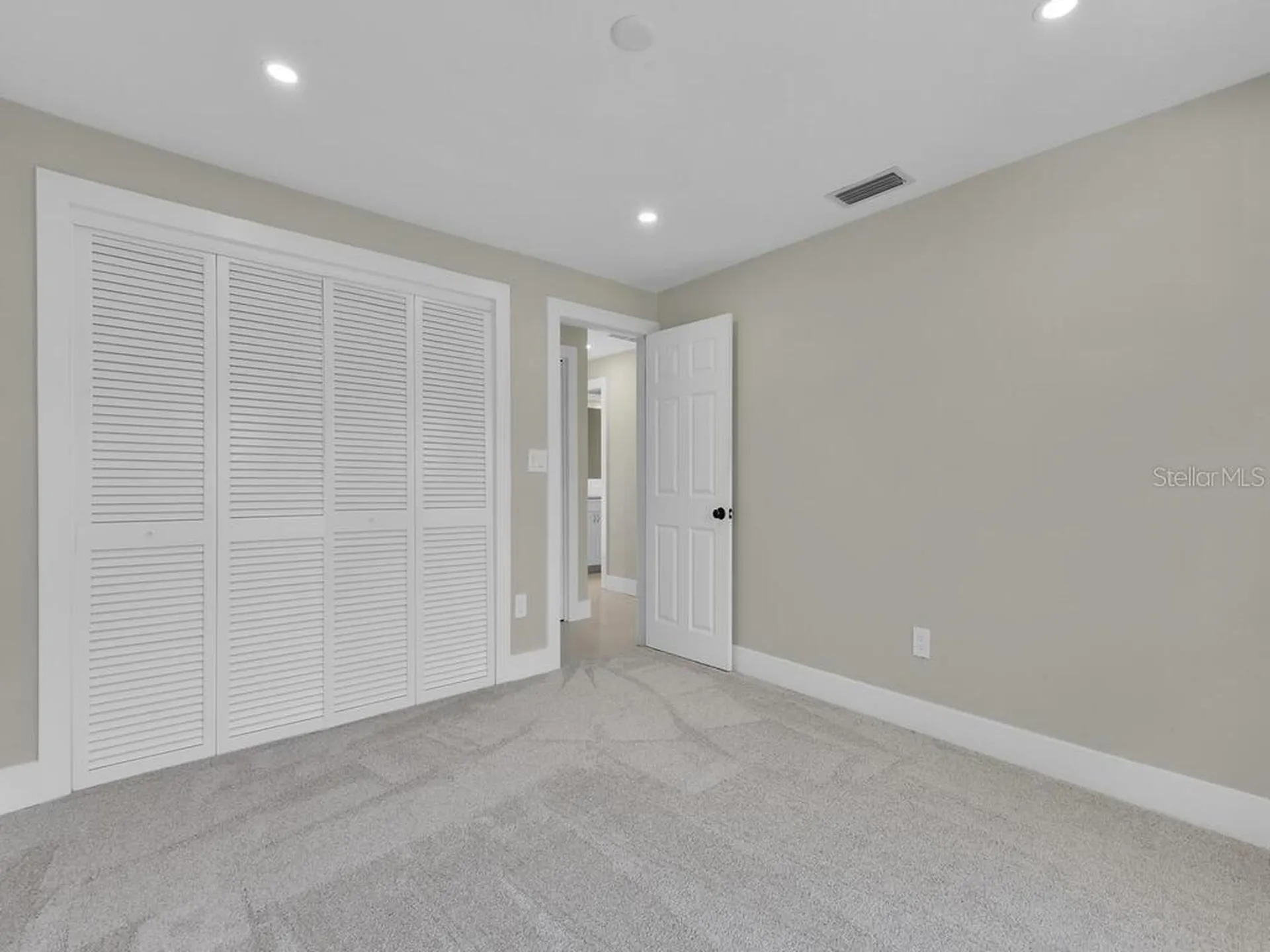 491 Cypress Way E Naples FL 34110