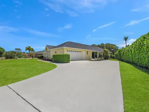 491 Cypress Way E Naples FL 34110