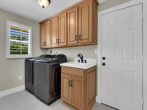 491 Cypress Way E Naples FL 34110
