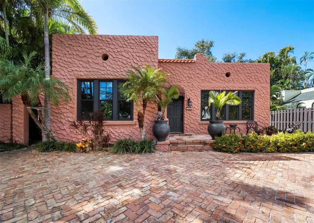 1022 S Osprey Avenue Sarasota FL 34236