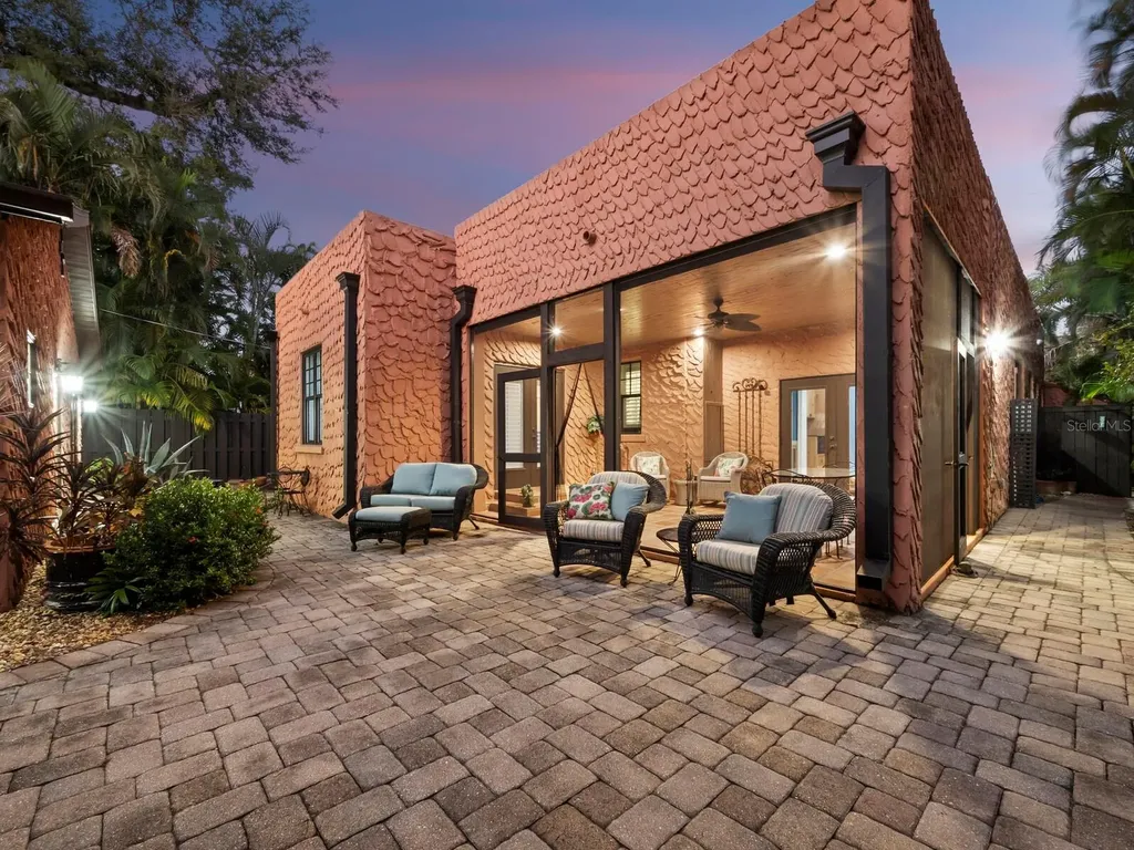1022 S Osprey Avenue Sarasota FL 34236