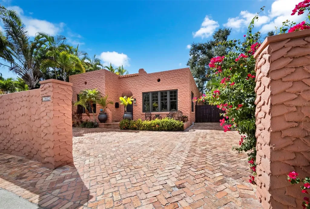 1022 S Osprey Avenue Sarasota FL 34236