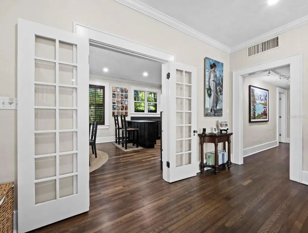 1022 S Osprey Avenue Sarasota FL 34236