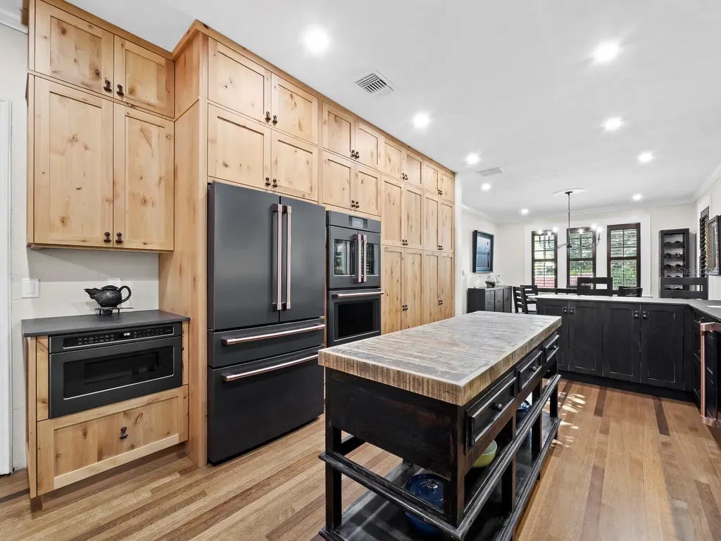 1022 S Osprey Avenue Sarasota FL 34236