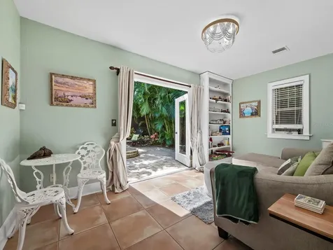 1022 S Osprey Avenue Sarasota FL 34236