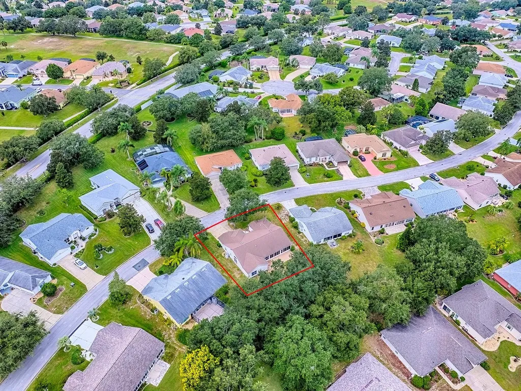 4949 Sawgrass Lake Circle Leesburg FL 34748